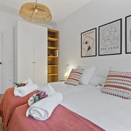Picasso, 6 Personas, Espacioso Piso De Diseno Apartment Gijon