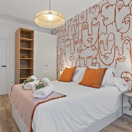Apartment Picasso, 6 Personas, Espacioso Piso De Diseno Gijon