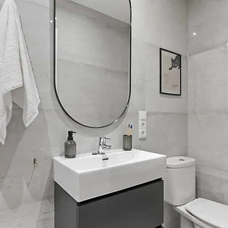 公寓 Picasso, 6 Personas, Espacioso Piso De Diseno