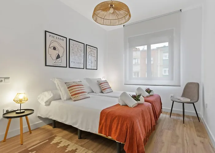 Picasso, 6 Personas, Espacioso Piso De Diseno Lejlighed *