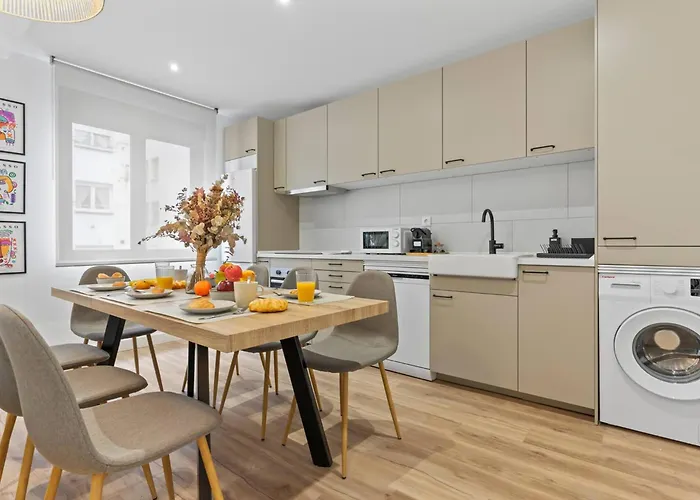 Picasso, 6 Personas, Espacioso Piso De Diseno *