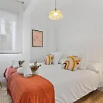Picasso, 6 Personas, Espacioso Piso De Diseno Appartement *