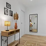 Picasso, 6 Personas, Espacioso Piso De Diseno * Gijón