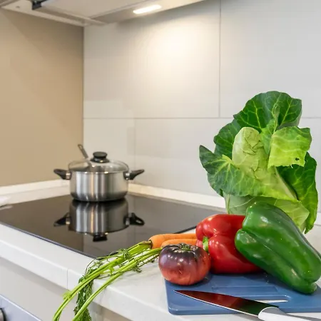 شقة Picasso, 6 Personas, Espacioso Piso De Diseno