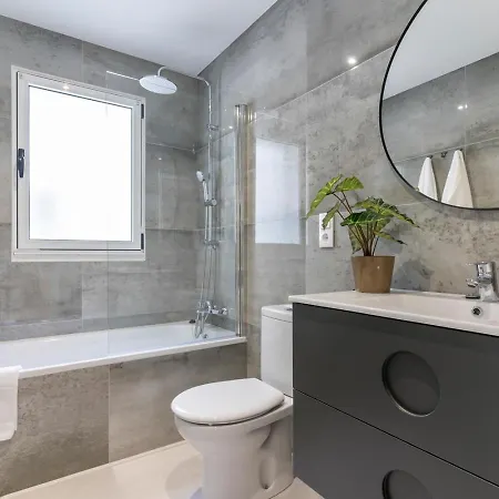 Picasso, 6 Personas, Espacioso Piso De Diseno شقة خيخون