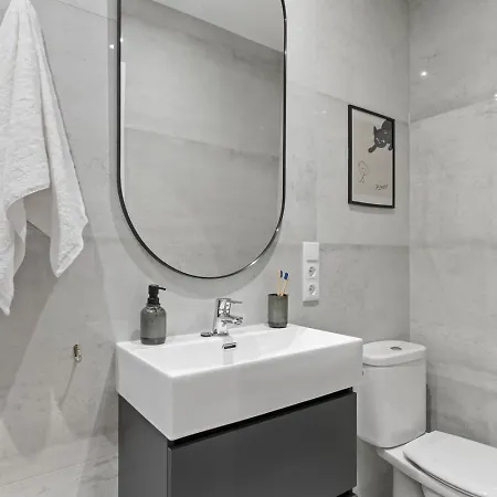 شقة Picasso, 6 Personas, Espacioso Piso De Diseno