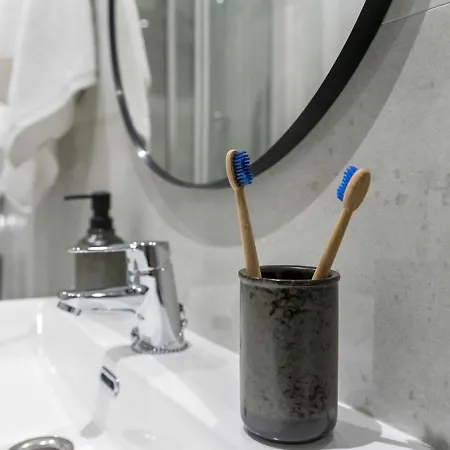 شقة Picasso, 6 Personas, Espacioso Piso De Diseno *