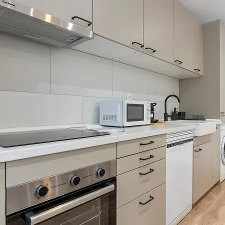 Picasso, 6 Personas, Espacioso Piso De Diseno شقة *