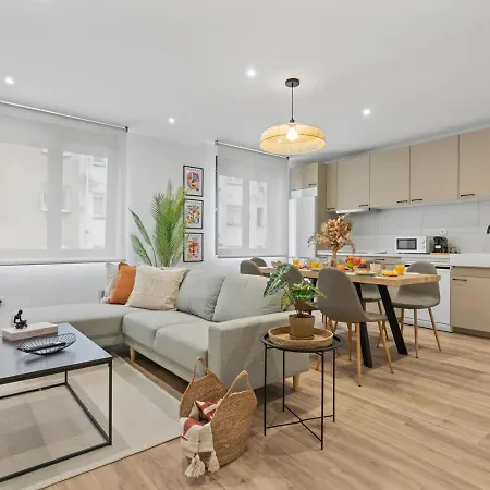 Picasso, 6 Personas, Espacioso Piso De Diseno *