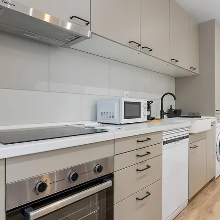 Appartement Picasso, 6 Personas, Espacioso Piso De Diseno Gijón