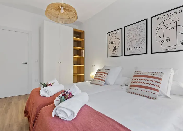 Picasso, 6 Personas, Espacioso Piso De Diseno * Gijón